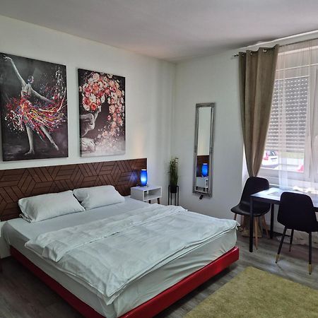 Rooms Villa Luigi Pančevo Exterior foto