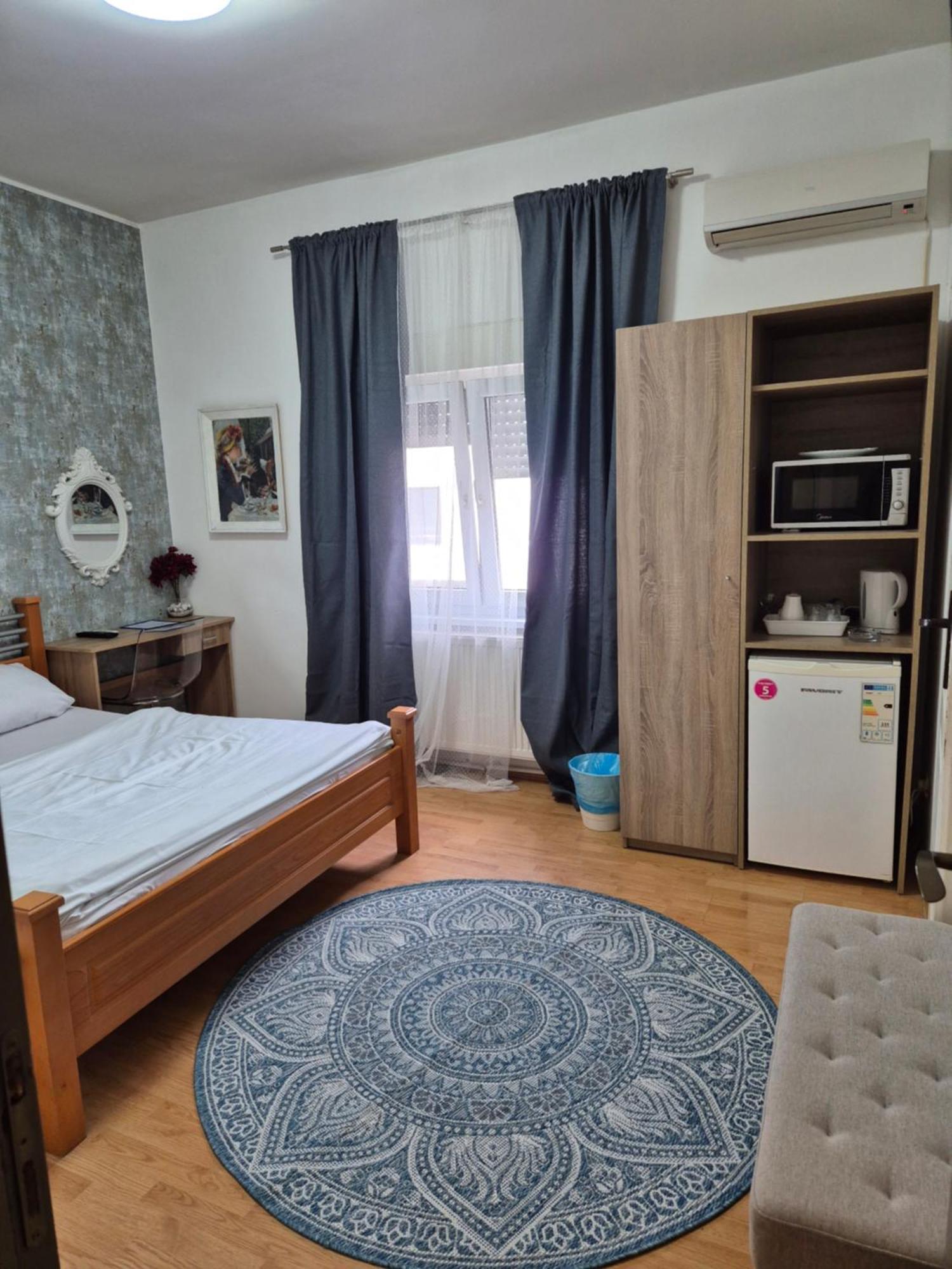 Rooms Villa Luigi Pančevo Exterior foto