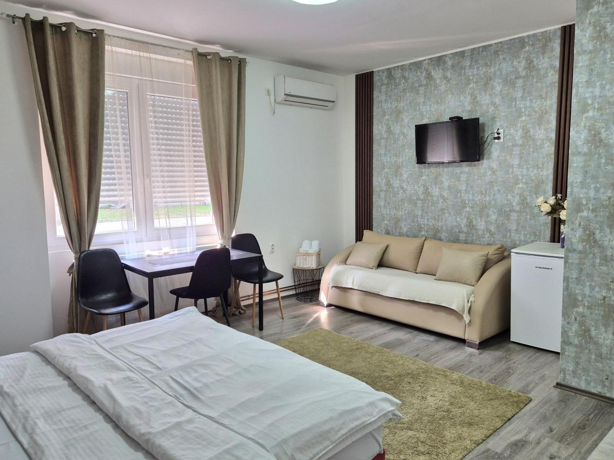 Rooms Villa Luigi Pančevo Exterior foto